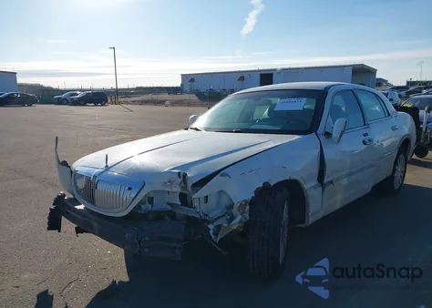 2006 Lincoln Town Car Signature from USA, damaged, VIN 1LNHM81V46Y620484